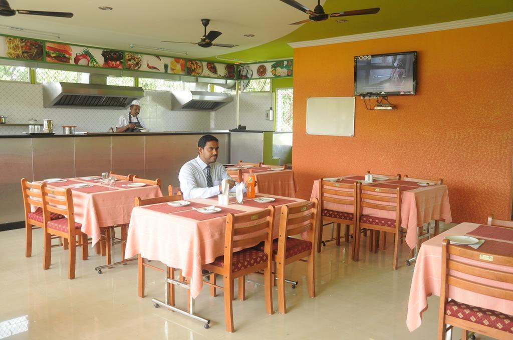 Dreamz Hotel Thiruvananthapuram Dış mekan fotoğraf